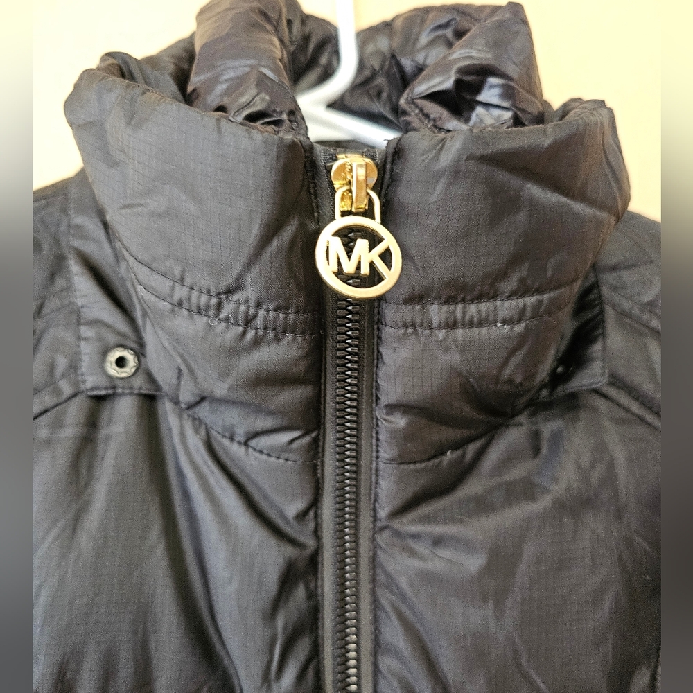 Stylish Black Puffer Jacket